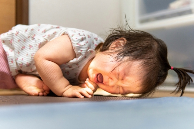赤ちゃん(4ヶ月)が激しく泣く原因と7つの対処法！急に泣くのは病気って本当なの？